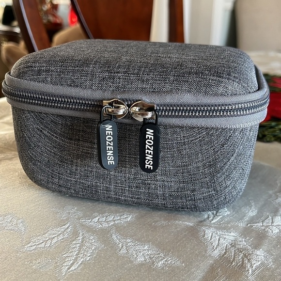 Brand New 100% Pure Essential Oil Set 12 Pack w/ Hard Shell Zip Carrying Case - Picture 12 of 16